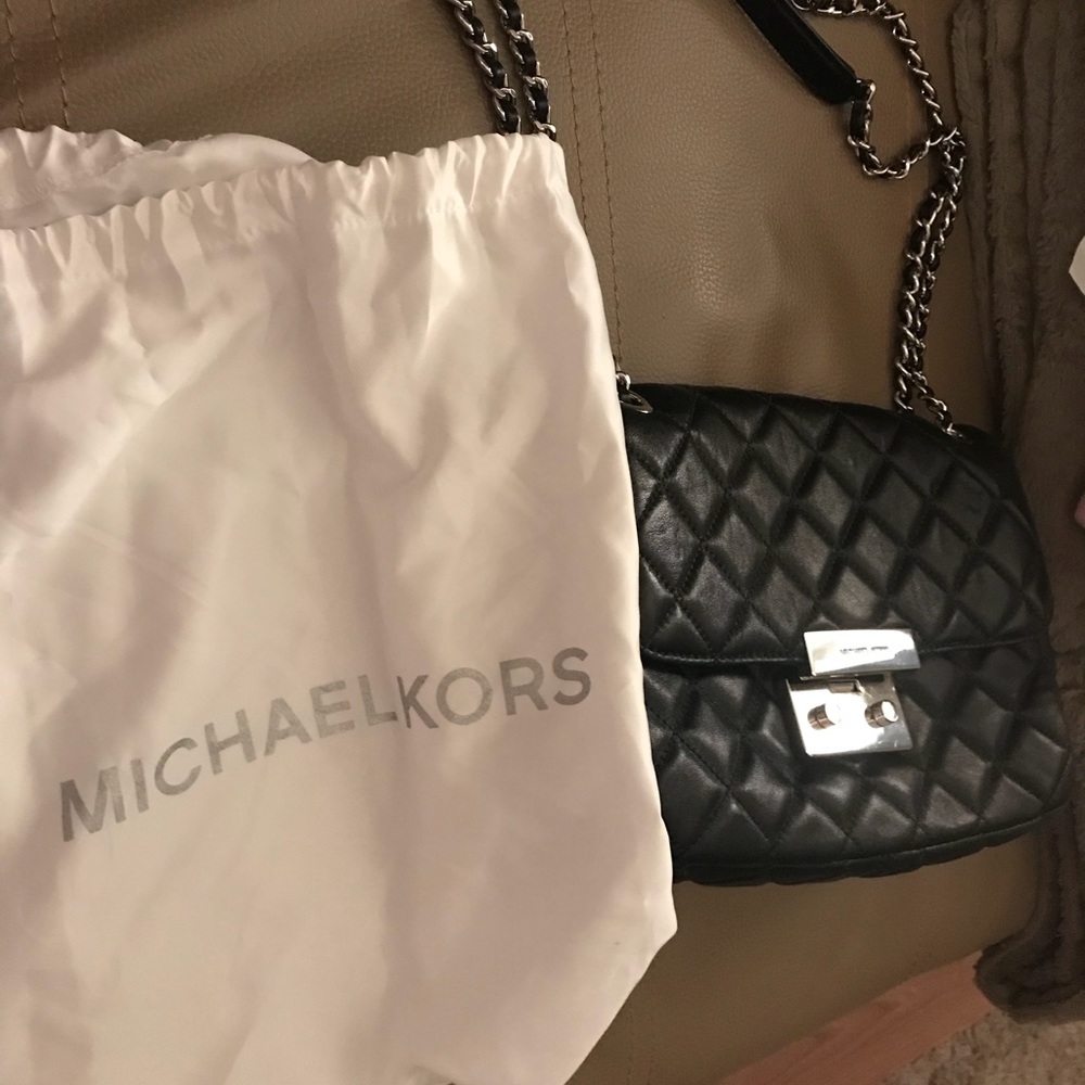 Michael Kor’s flip bag - Picture 2 of 2